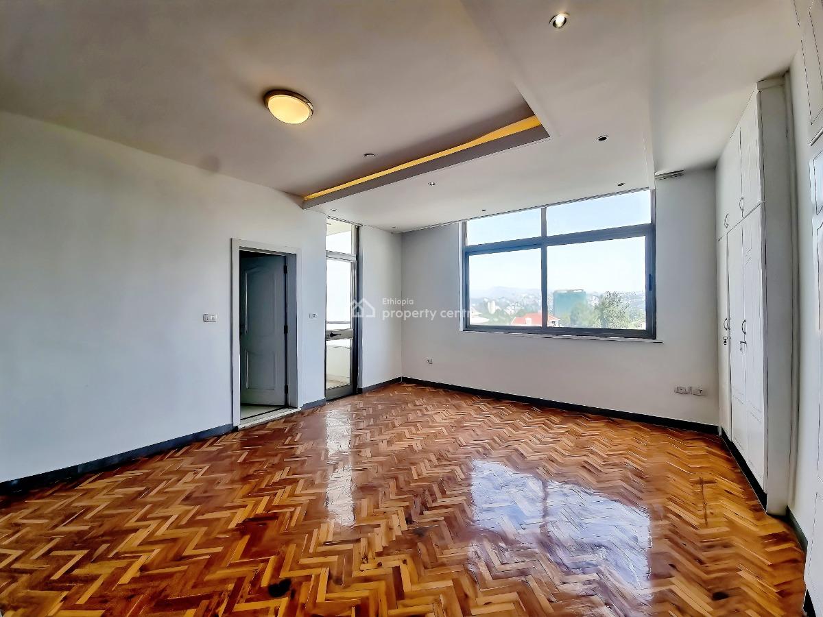 Bright & Spacious 3-bedroom Apartment -- Old Airport, Nifas Silk-lafto, Addis Ababa, Apartment for Rent