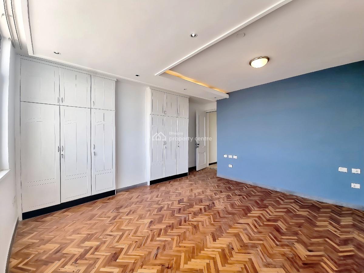 Bright & Spacious 3-bedroom Apartment -- Old Airport, Nifas Silk-lafto, Addis Ababa, Apartment for Rent