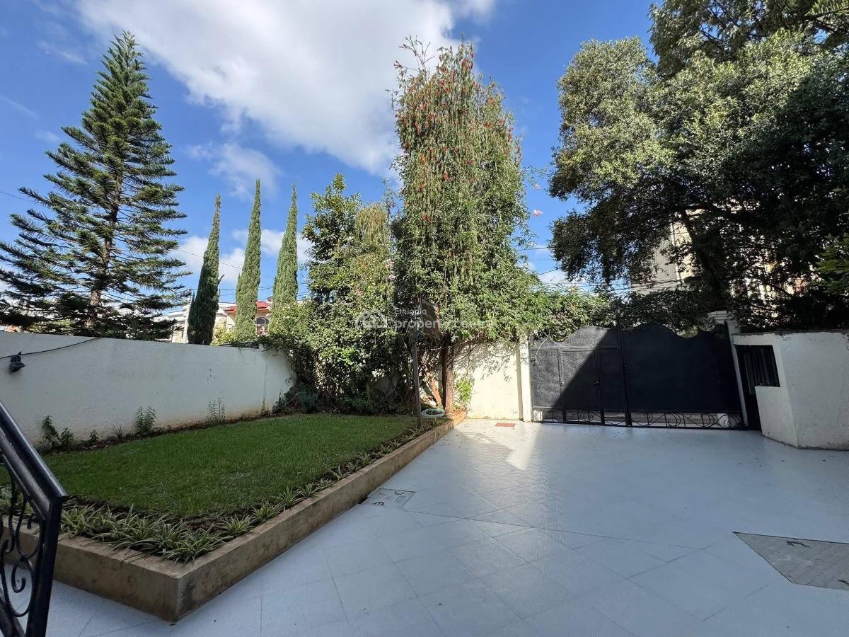𝐄𝐱𝐜𝐥𝐮𝐬𝐢𝐯𝐞 𝟒-𝐁𝐞𝐝𝐫𝐨𝐨𝐦 𝐃𝐢𝐩𝐥𝐨𝐦𝐚𝐭𝐢𝐜 𝐑𝐞𝐬𝐢𝐝𝐞, Yeka, Addis Ababa, Terraced Duplex for Rent