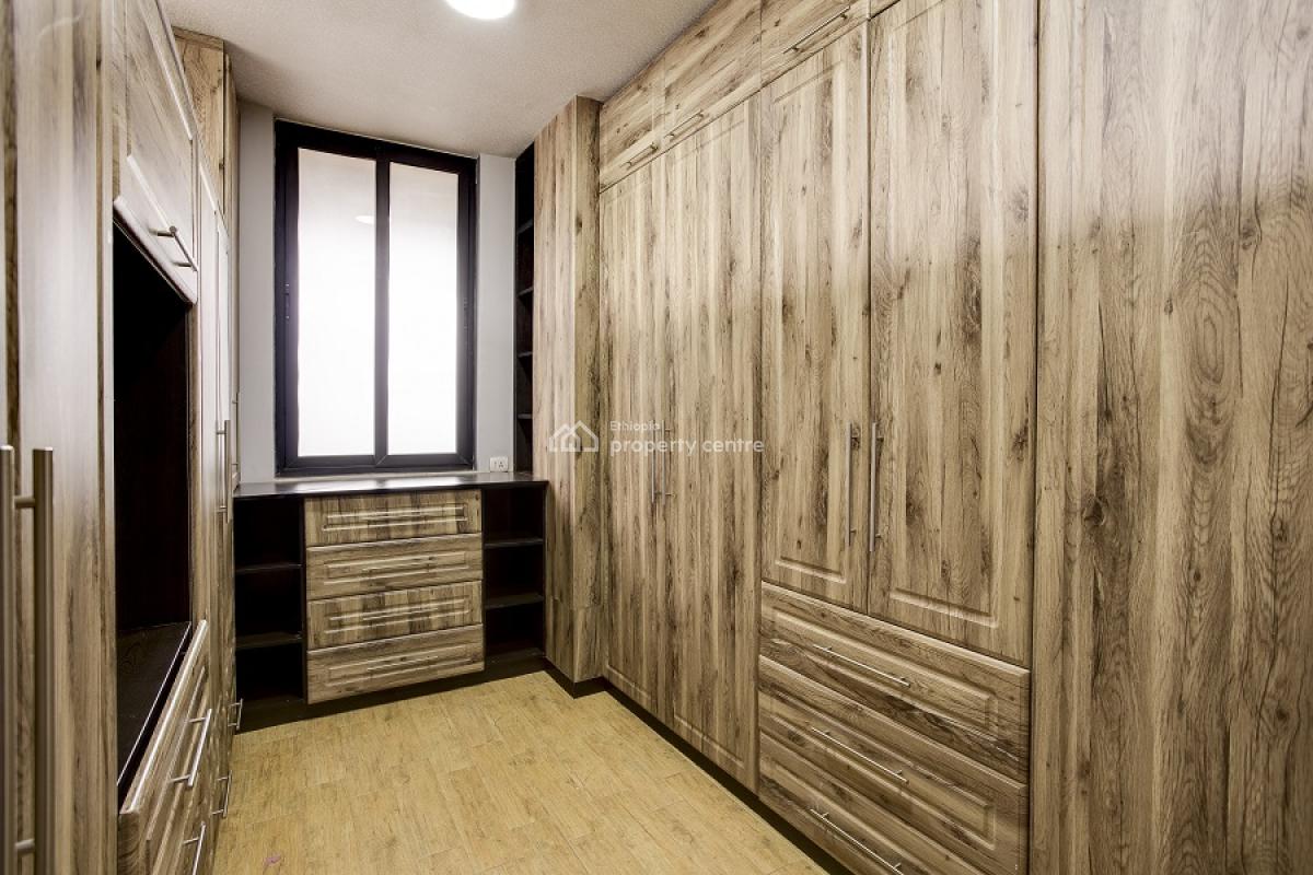 a High Quality Big House , Walking Distance to The African Union., Nifas Silk-lafto, Addis Ababa, House for Rent