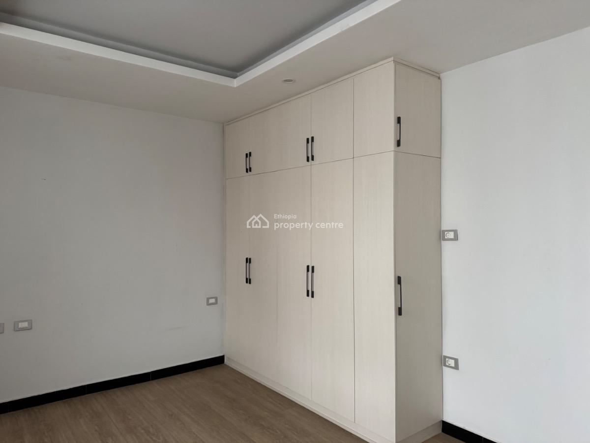 Comfortable 5 Bedroom House, 10 Minutes Drive to Ics, Nifas Silk-lafto, Addis Ababa, House for Rent