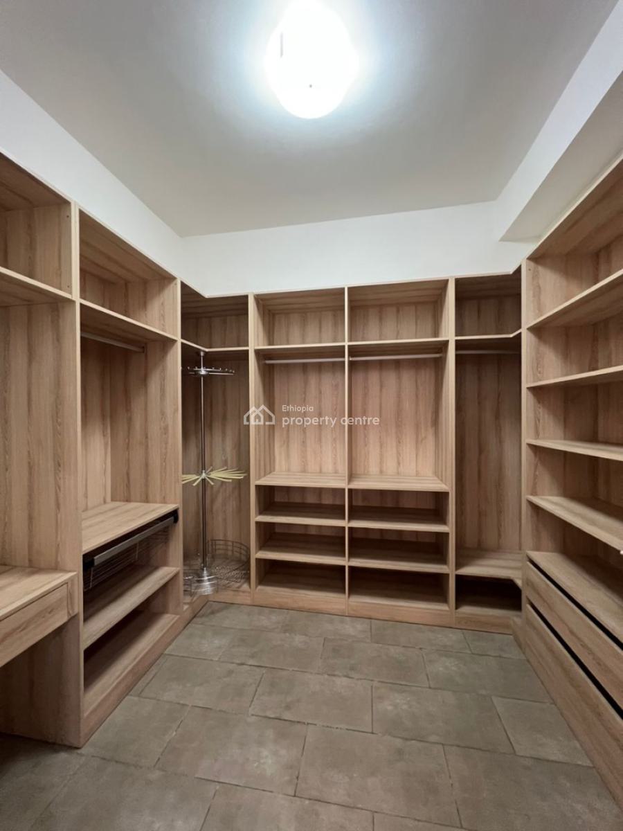 Spacious 3 Bedroom Apartment, 5 Minutes Drive to Eca, Kirkos, Addis Ababa, Apartment for Rent
