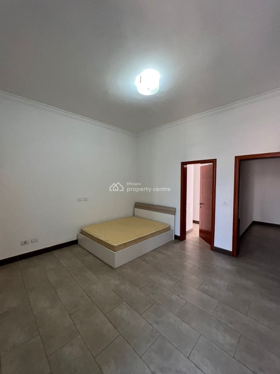 Spacious 3 Bedroom Apartment, 5 Minutes Drive to Eca, Kirkos, Addis Ababa, Apartment for Rent