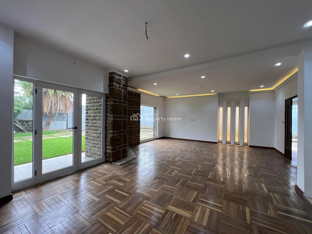 Well-lit 𝐑𝐞𝐧𝐨𝐯𝐚𝐭𝐞𝐝 𝐕𝐢𝐥𝐥𝐚 𝐇𝐨𝐮𝐬𝐞 6 Kilo, Arada, Addis Ababa, House for Rent