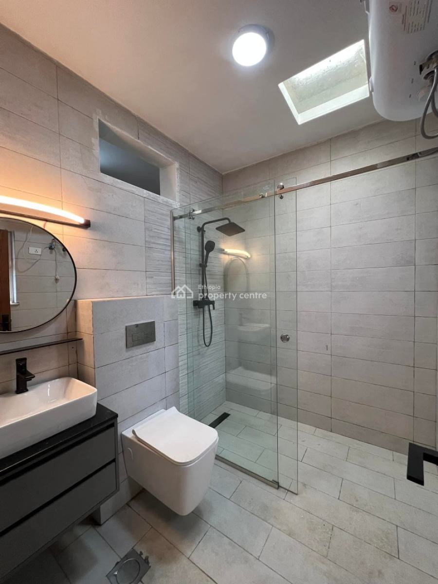 Well-lit 𝐑𝐞𝐧𝐨𝐯𝐚𝐭𝐞𝐝 𝐕𝐢𝐥𝐥𝐚 𝐇𝐨𝐮𝐬𝐞 6 Kilo, Arada, Addis Ababa, House for Rent