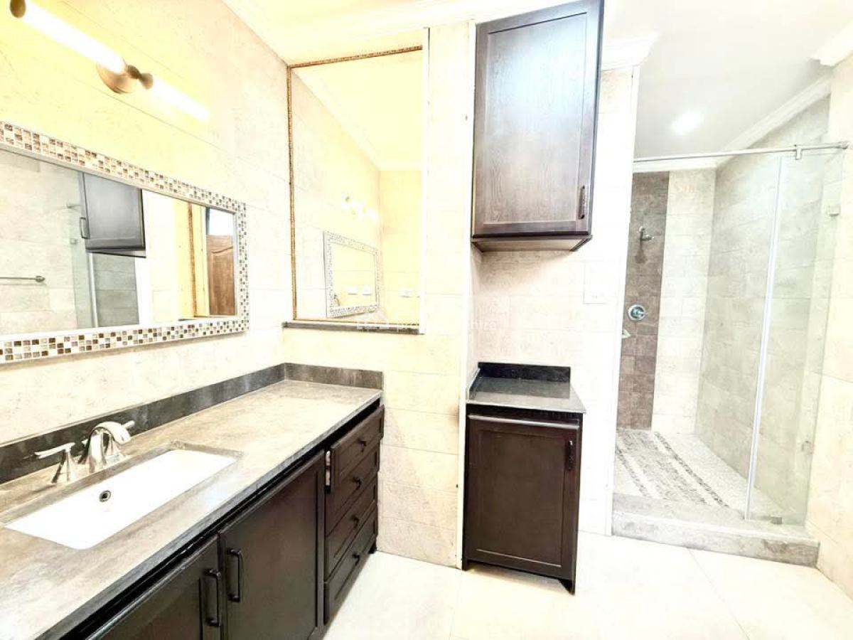 Spacious Furnished Apartment -- Prime Location in Bole, Bole, Addis Ababa, Apartment for Rent
