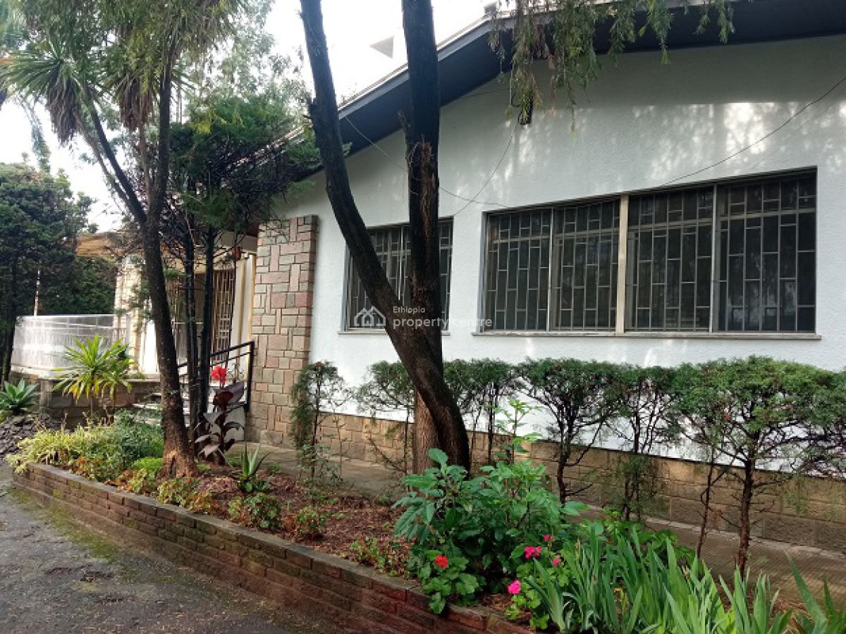 a Beautiful Old House Inscribed in a Big Compound., Nifas Silk-lafto, Addis Ababa, House for Rent