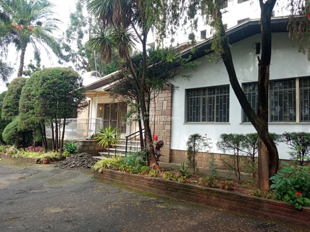 a Beautiful Old House Inscribed in a Big Compound., Nifas Silk-lafto, Addis Ababa, House for Rent