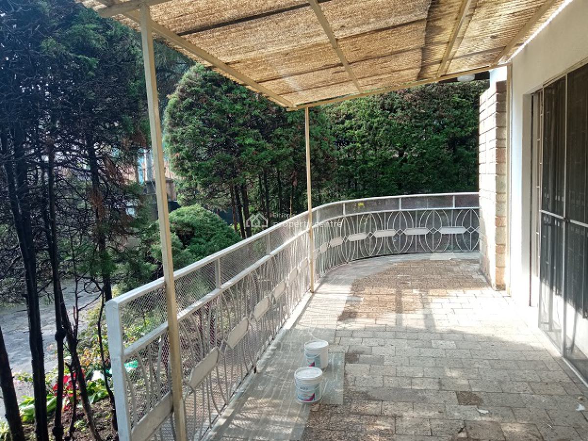 a Beautiful Old House Inscribed in a Big Compound., Nifas Silk-lafto, Addis Ababa, House for Rent