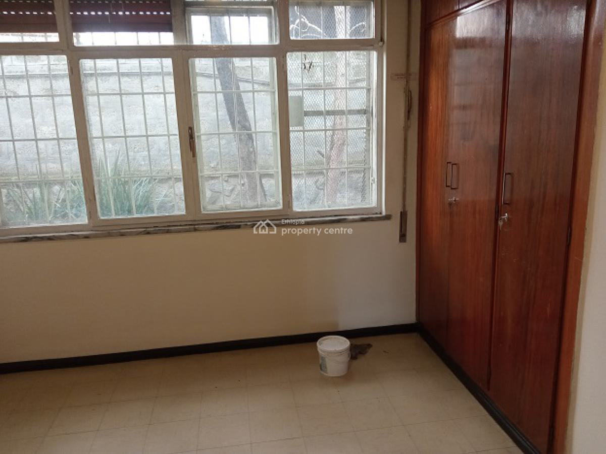 a Beautiful Old House Inscribed in a Big Compound., Nifas Silk-lafto, Addis Ababa, House for Rent