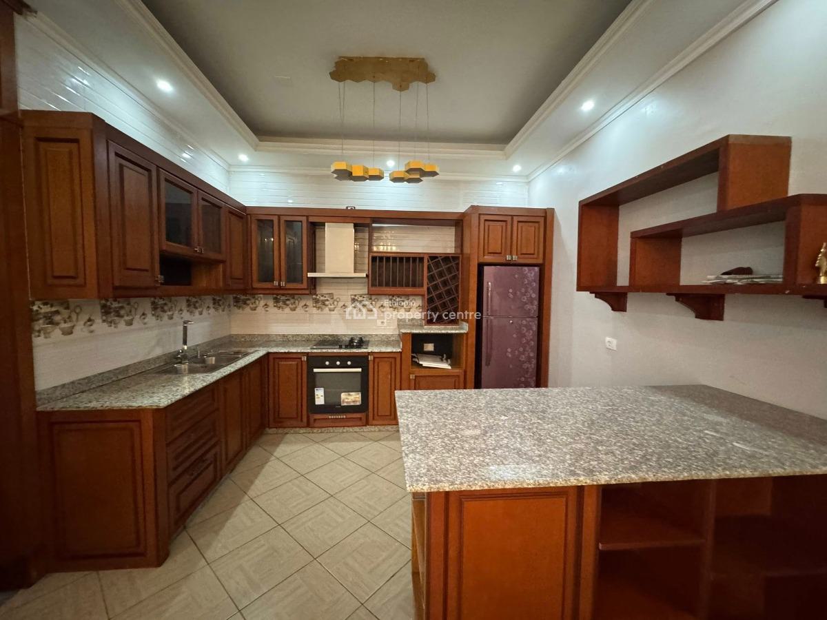 Extraordinary 6 Bedroom Family Residence, Yeka, Yeka, Addis Ababa, House for Rent