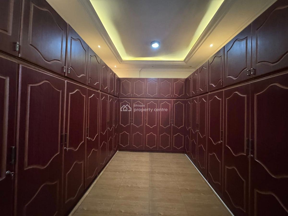 Neat and Tidy 5 Bedroom Family Residence, Lideta, Lideta, Addis Ababa, House for Rent