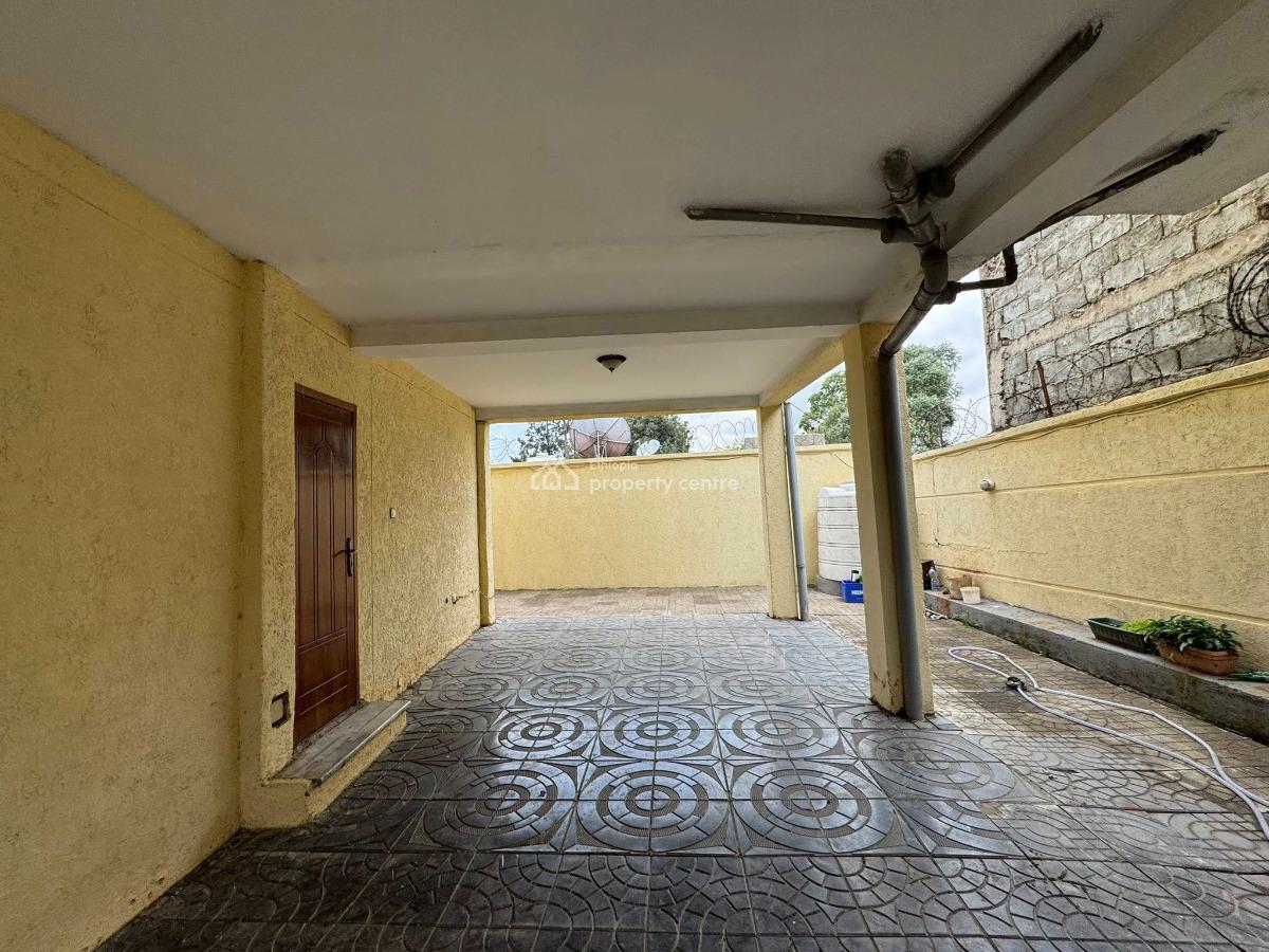 Good 3 Bedroom Vill, Yeka, Yeka, Addis Ababa, House for Sale