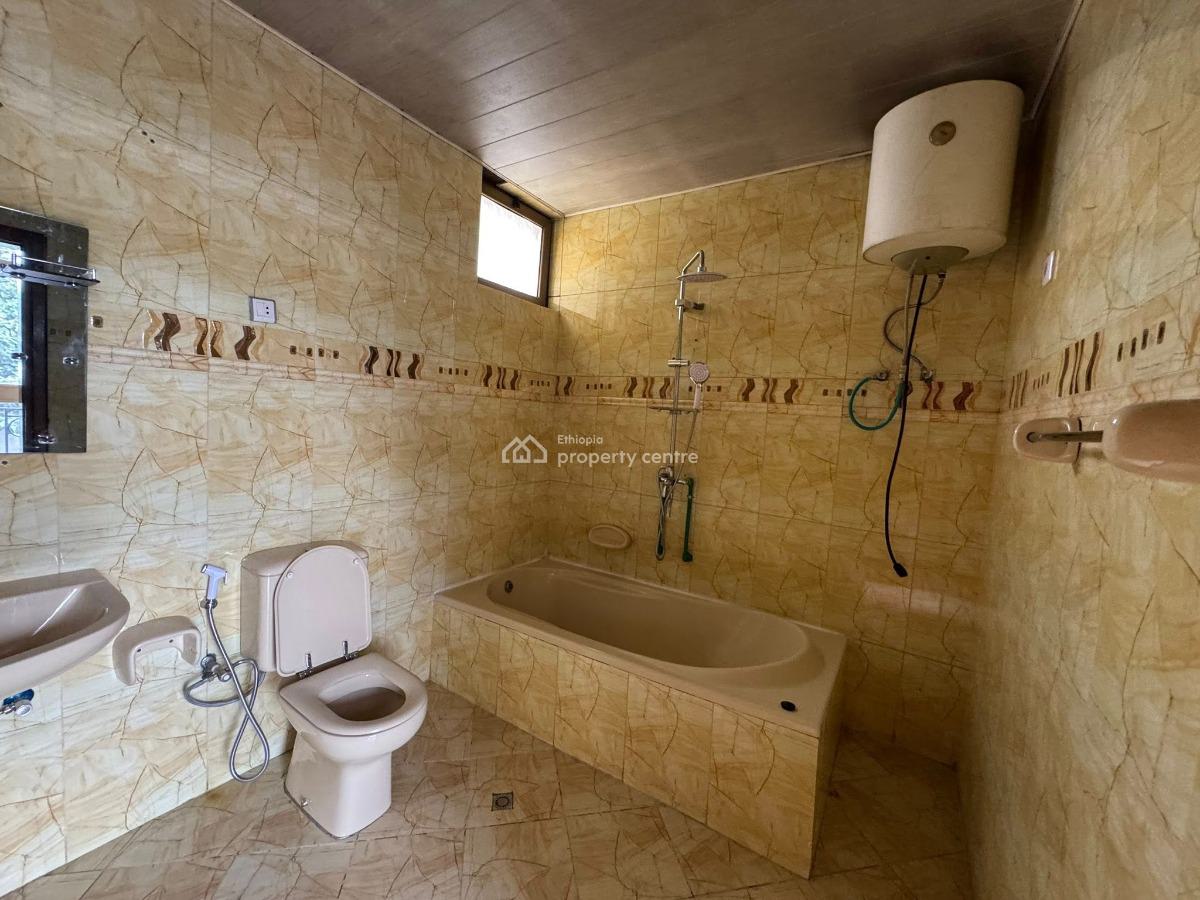 Good 3 Bedroom Vill, Yeka, Yeka, Addis Ababa, House for Sale
