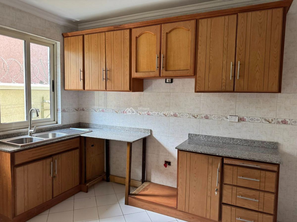 Comfortable 5 Bedroom Home, Lideta, Lideta, Addis Ababa, House for Sale