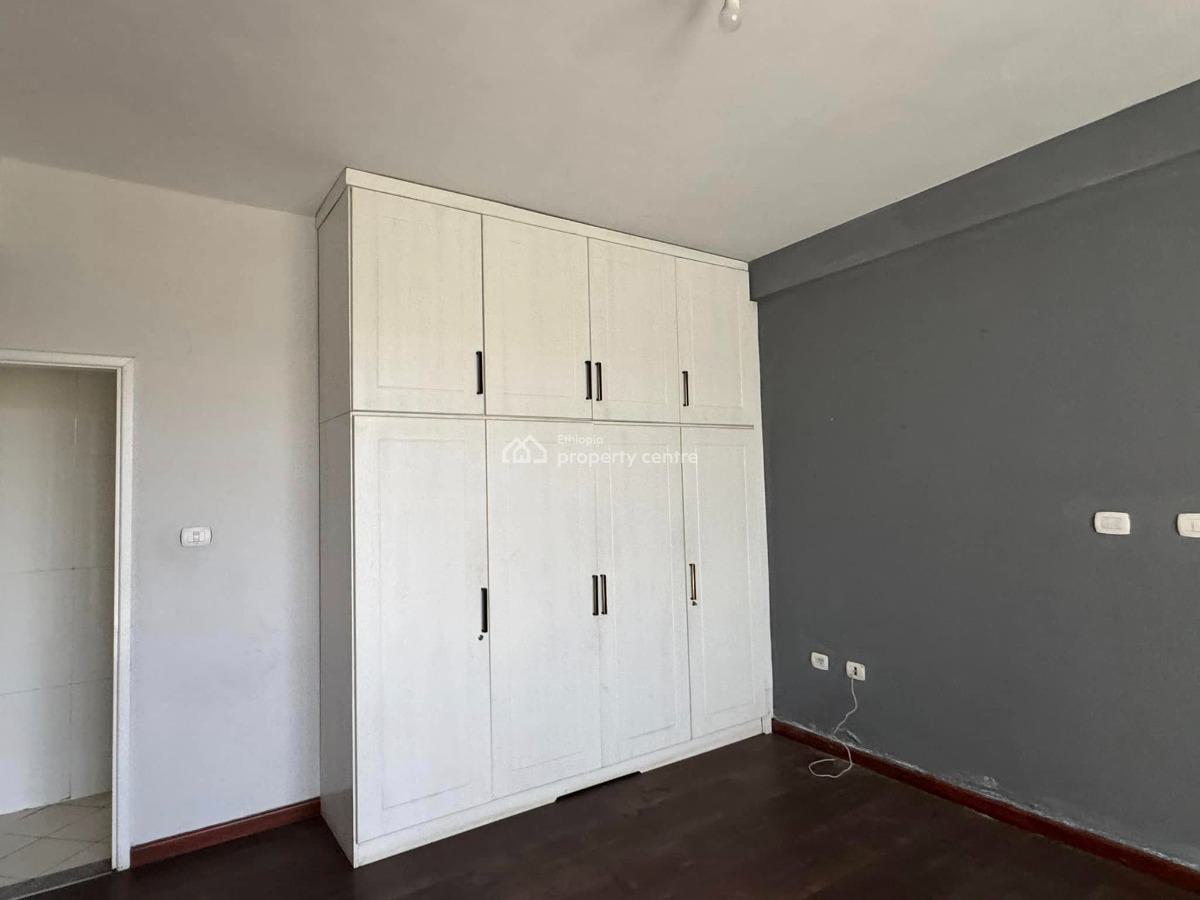 Gracefully Designed 6 Bedroom Home, Yeka, Yeka, Addis Ababa, House for Rent