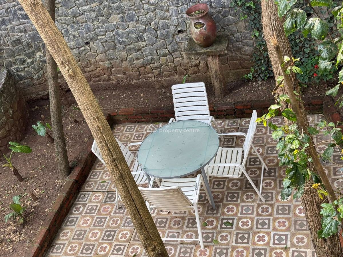 4 Bedroom Oldschool Home, Gullele, Gullele, Addis Ababa, House for Rent