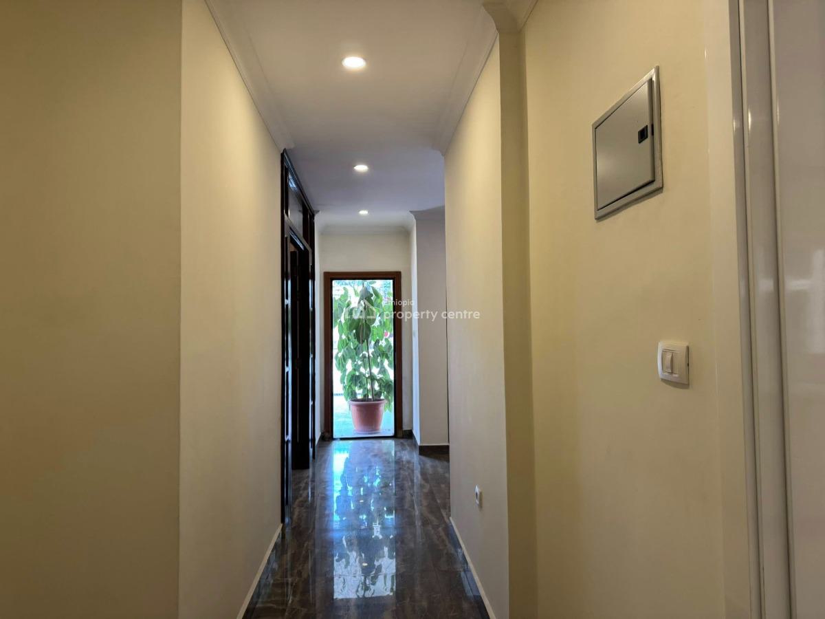 Extraordinary 5 Bedroom Villa, Yeka, Yeka, Addis Ababa, House for Rent