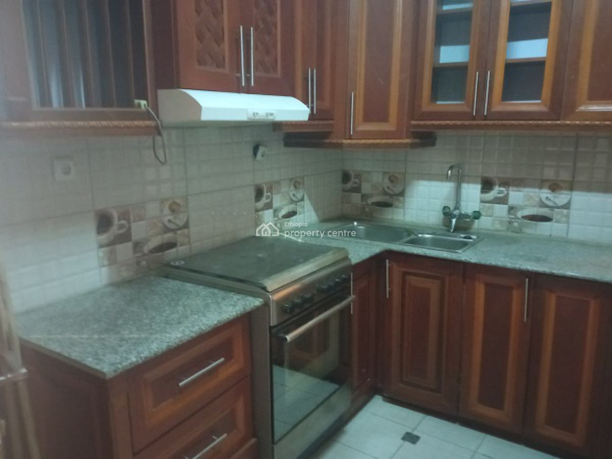 Old 2 Bed Room House + Great Garden!, Bole, Addis Ababa, House for Rent