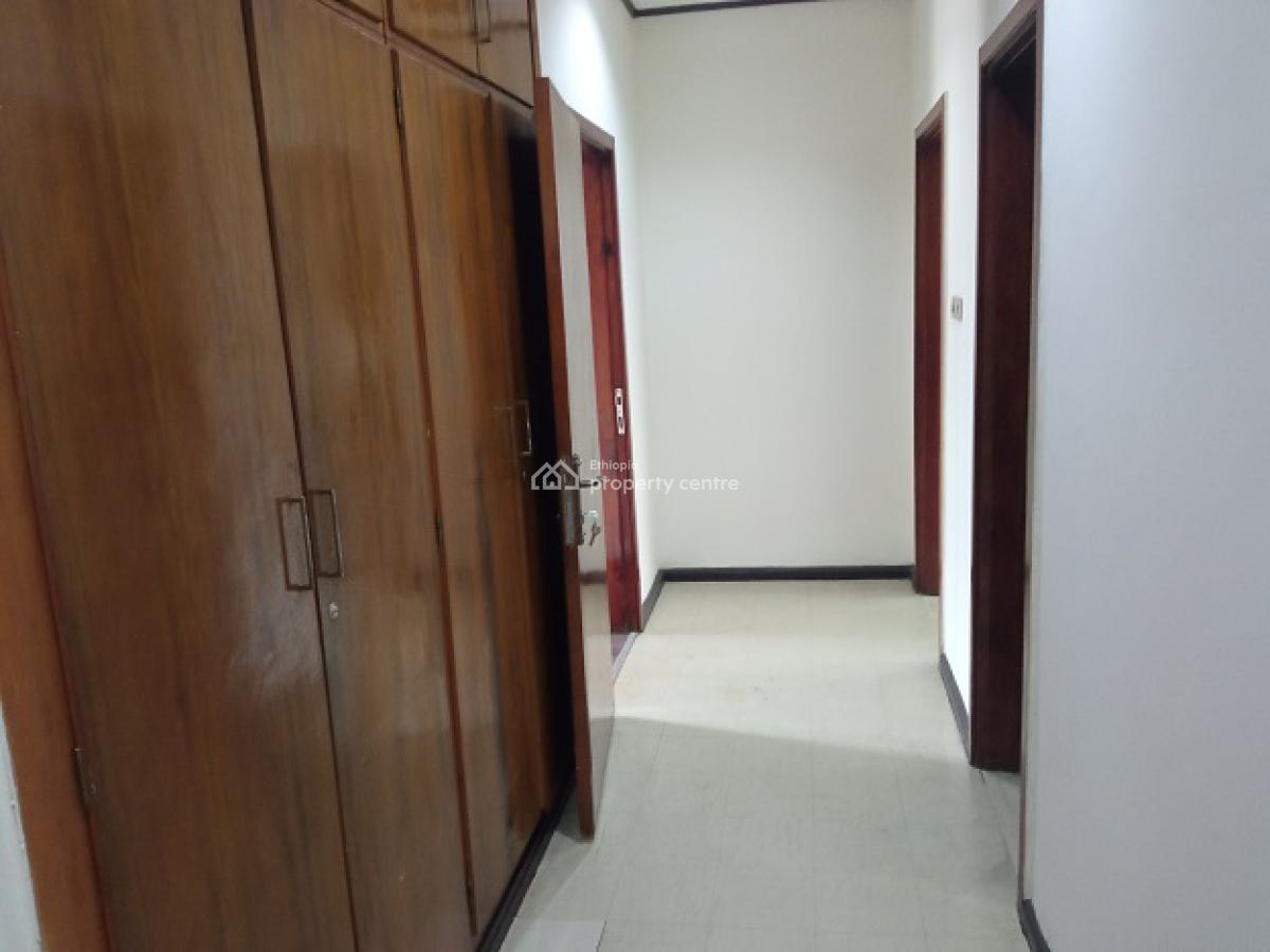 a Beautiful Old House Inscribed in a Big Compound., Nifas Silk-lafto, Addis Ababa, House for Rent