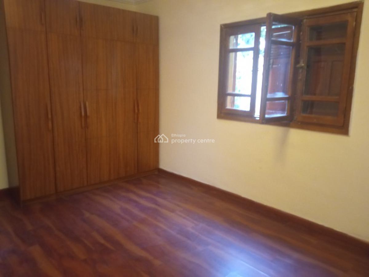Old 2 Bed Room House + Great Garden!, Bole, Addis Ababa, House for Rent