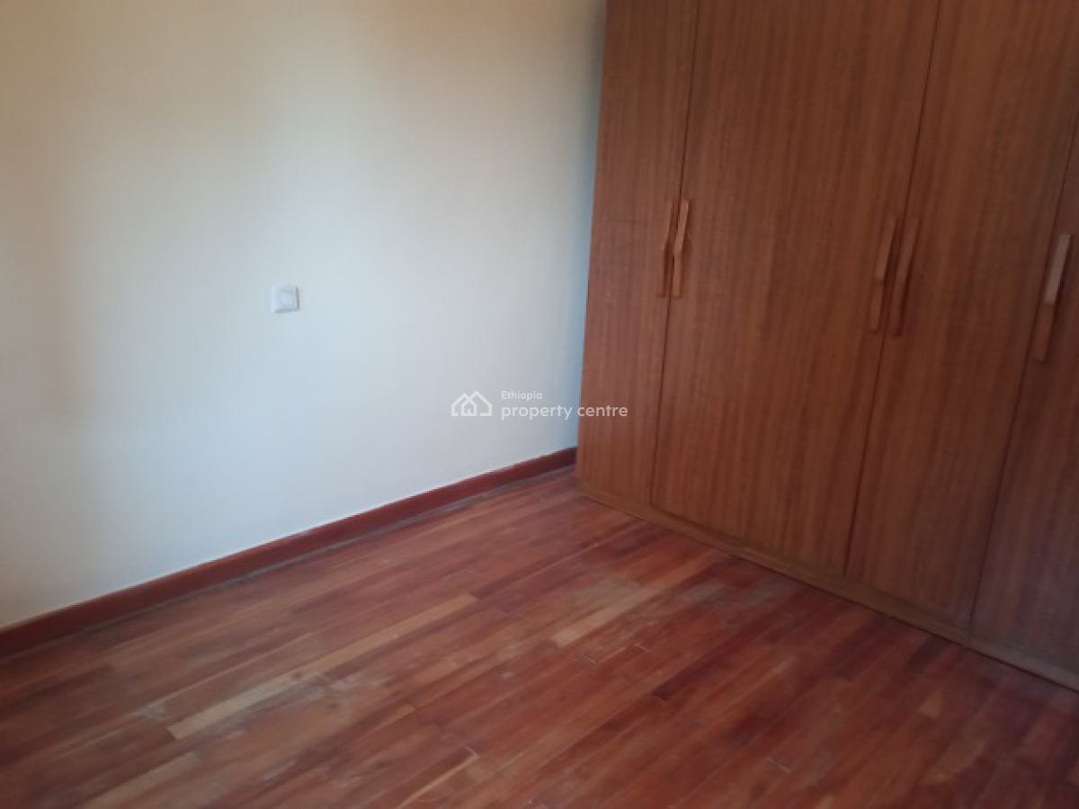 Old 2 Bed Room House + Great Garden!, Bole, Addis Ababa, House for Rent