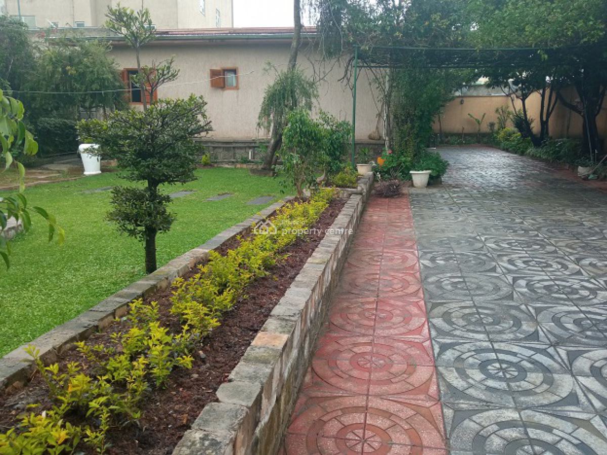 Old 2 Bed Room House + Great Garden!, Bole, Addis Ababa, House for Rent