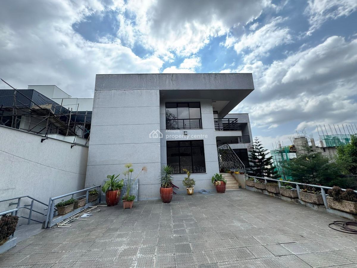 Luxurious 5 Bedrooms Family Home, Gullele, Gullele, Addis Ababa, House for Rent