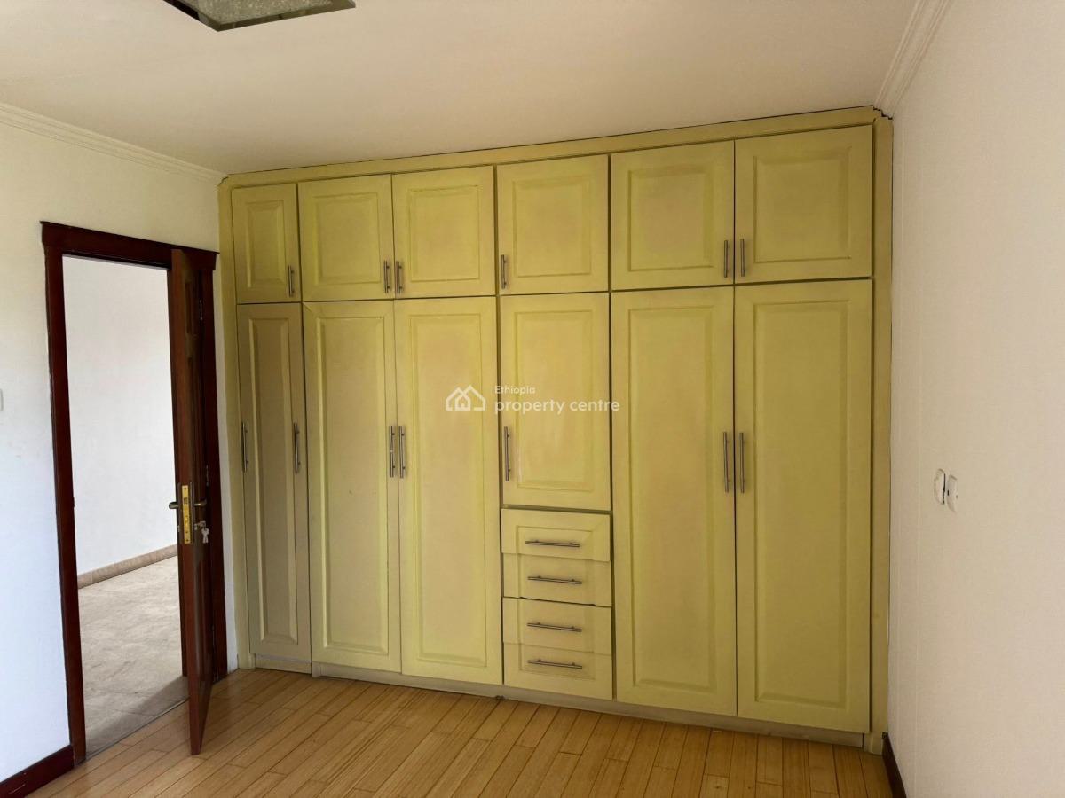 Luxurious 5 Bedrooms Family Home, Gullele, Gullele, Addis Ababa, House for Rent