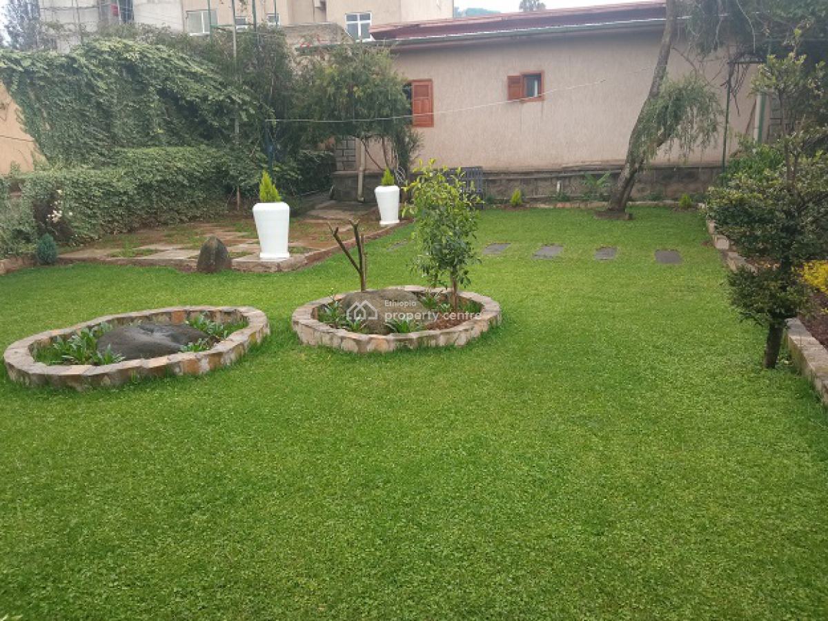 Old 2 Bed Room House + Great Garden!, Bole, Addis Ababa, House for Rent