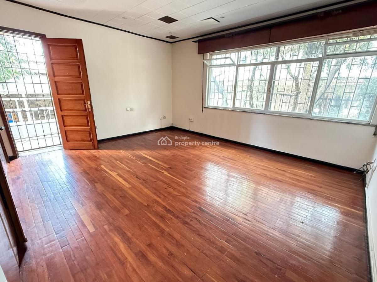 a Beautiful Old House Inscribed in a Big Compound., Nifas Silk-lafto, Addis Ababa, House for Rent