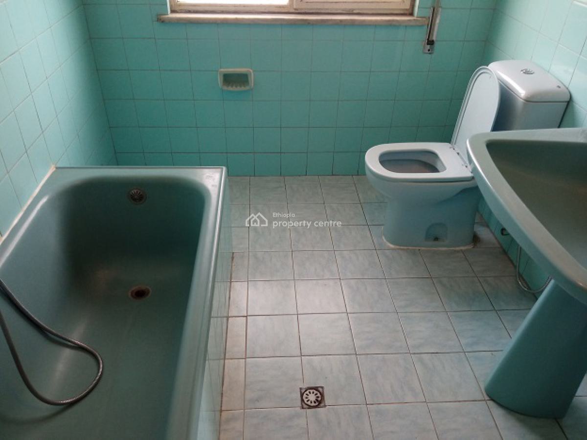 a Beautiful Old House Inscribed in a Big Compound., Nifas Silk-lafto, Addis Ababa, House for Rent