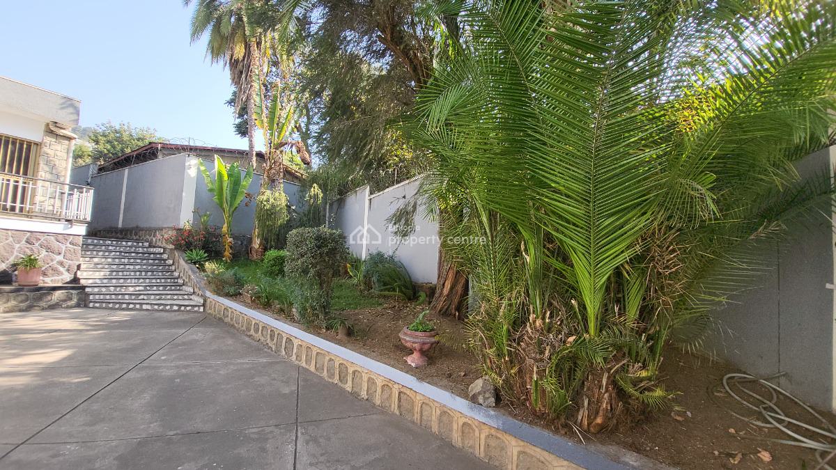 Ground Villa with Garden and Huge Compound -- Ideal for Family Living, Yeka, Yeka, Addis Ababa, Detached Bungalow for Rent
