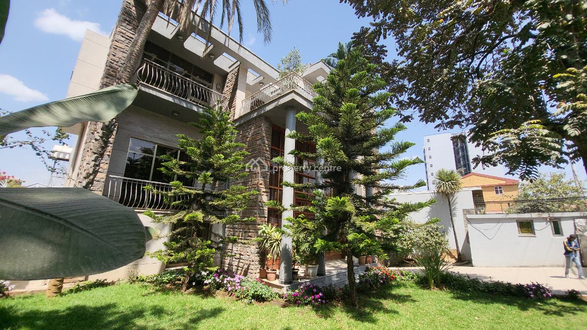 Luxury Stand-alone Home -- Expat / Embassy Preferred  Bole, Bole, Bole, Addis Ababa, Semi-detached Duplex for Rent