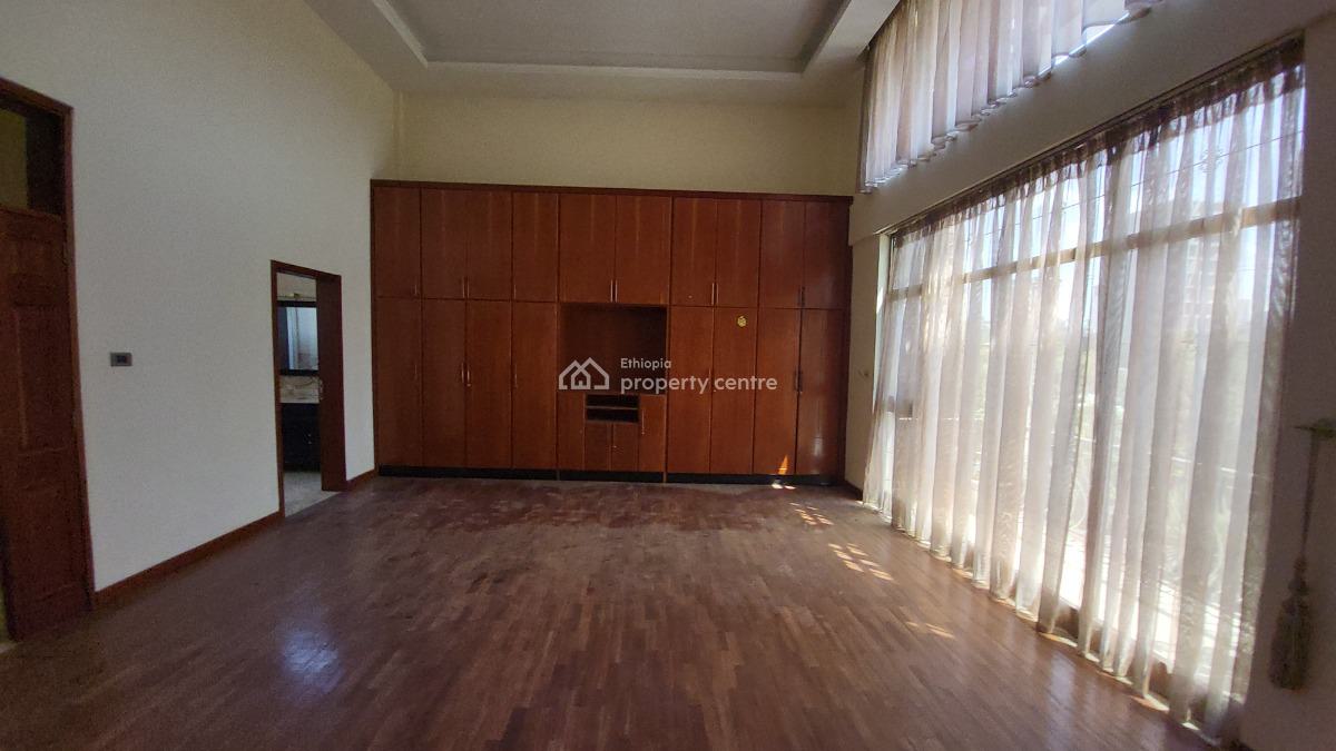 Luxury Stand-alone Home -- Expat / Embassy Preferred  Bole, Bole, Bole, Addis Ababa, Semi-detached Duplex for Rent