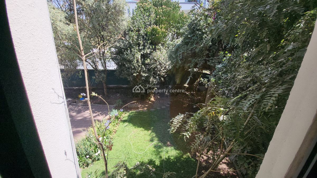 High-end 4-bedroom Luxury Home in Prime Bole Location, Bole, Bole, Addis Ababa, Terraced Duplex for Rent
