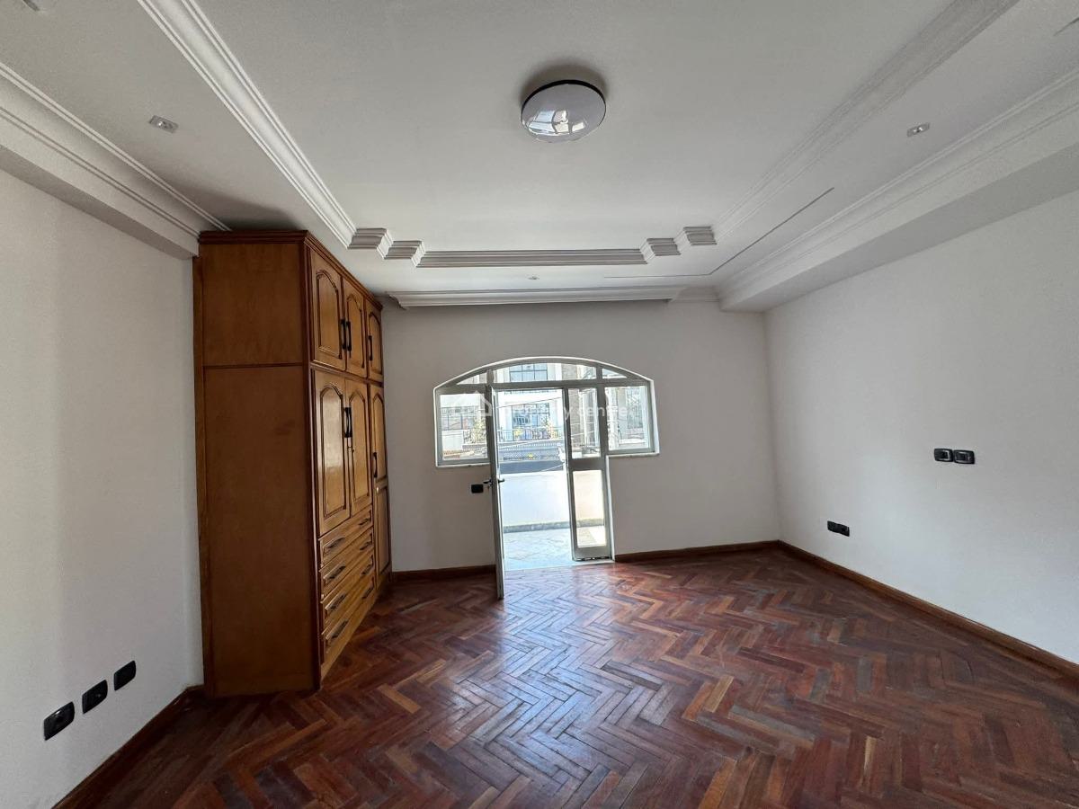 Un-approved Luxury House in Old Airport -- 5 Bedrooms, Garden, Near to Ics, Nifas Silk-lafto, Addis Ababa, Semi-detached Duplex for Rent