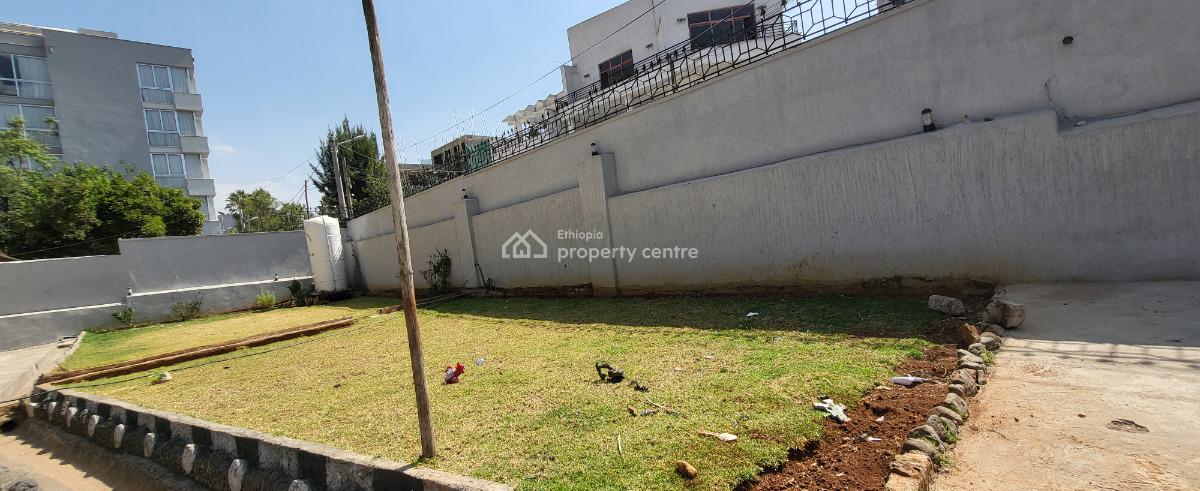 G+2 Commercial House -- Available for Business, Bole, Bole, Addis Ababa, Terraced Duplex for Rent