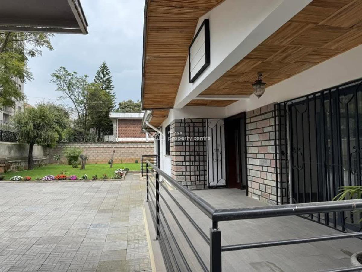 Charming Modern Villa Walking Distance to Ics, Sarbet/bisrategebreal, Nifas Silk-lafto, Addis Ababa, Terraced Bungalow for Rent