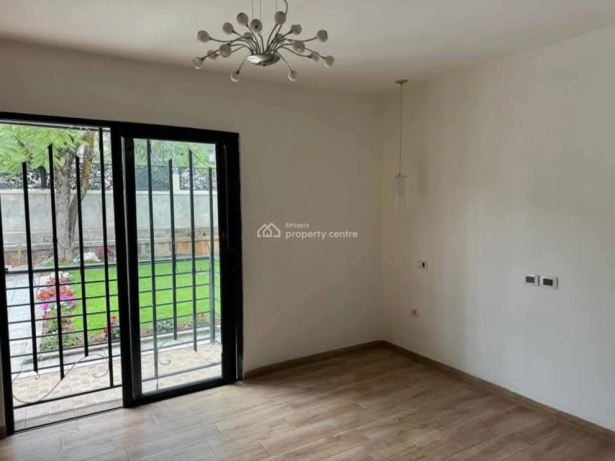 Charming Modern Villa Walking Distance to Ics, Sarbet/bisrategebreal, Nifas Silk-lafto, Addis Ababa, Terraced Bungalow for Rent