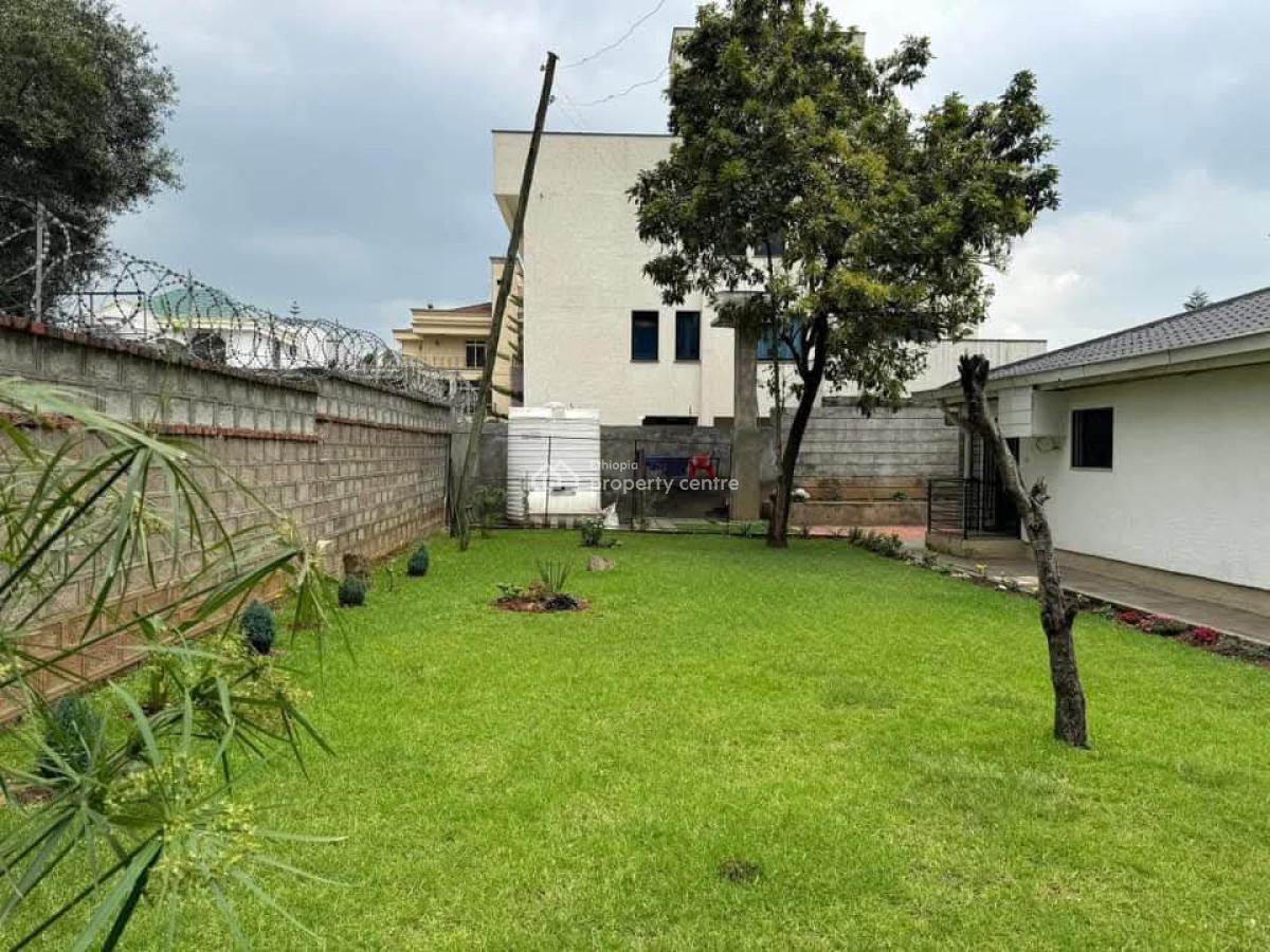 Charming Modern Villa Walking Distance to Ics, Sarbet/bisrategebreal, Nifas Silk-lafto, Addis Ababa, Terraced Bungalow for Rent