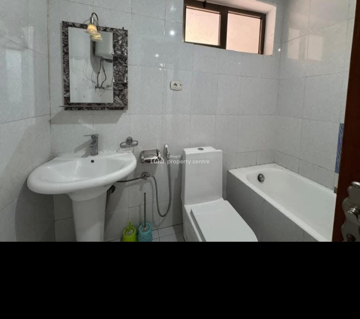 Charming Modern Villa Walking Distance to Ics, Sarbet/bisrategebreal, Nifas Silk-lafto, Addis Ababa, Terraced Bungalow for Rent