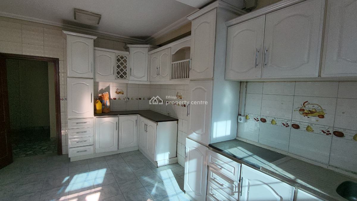 Spacious G+2 Office Villa  Prime Bole Location  Ideal for N, Bole Near to The Airpor, Bole, Addis Ababa, Terraced Duplex for Rent