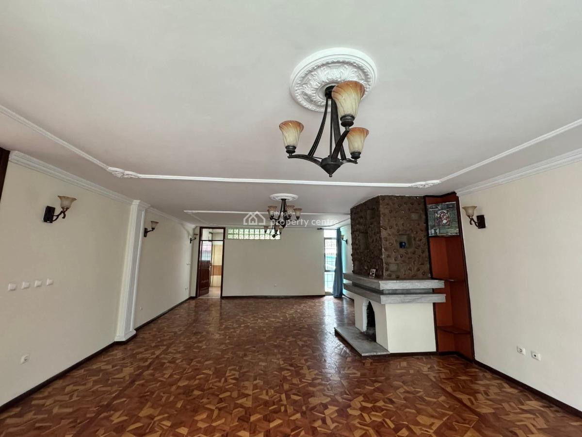 𝐂𝐡𝐚𝐫𝐦𝐢𝐧𝐠 𝐅𝐚𝐦𝐢𝐥𝐲 𝐑𝐞𝐬𝐢𝐝𝐞𝐧𝐜𝐞  𝐏𝐢𝐲𝐚𝐬𝐚  𝐂𝐞, Piyasa Semen Hotel Area, Arada, Addis Ababa, Terraced Duplex for Rent