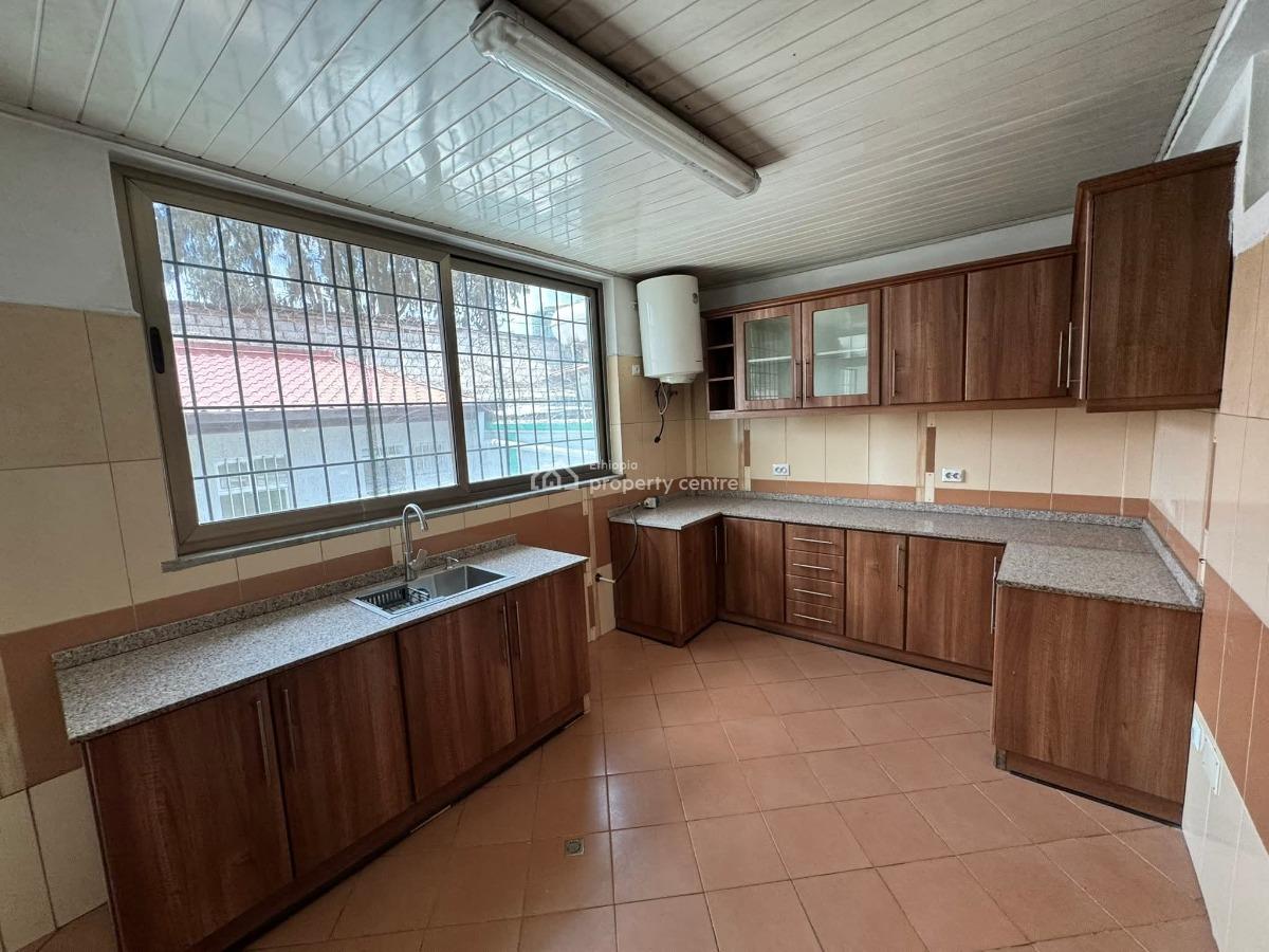 𝐂𝐡𝐚𝐫𝐦𝐢𝐧𝐠 𝐅𝐚𝐦𝐢𝐥𝐲 𝐑𝐞𝐬𝐢𝐝𝐞𝐧𝐜𝐞  𝐏𝐢𝐲𝐚𝐬𝐚  𝐂𝐞, Piyasa Semen Hotel Area, Arada, Addis Ababa, Terraced Duplex for Rent