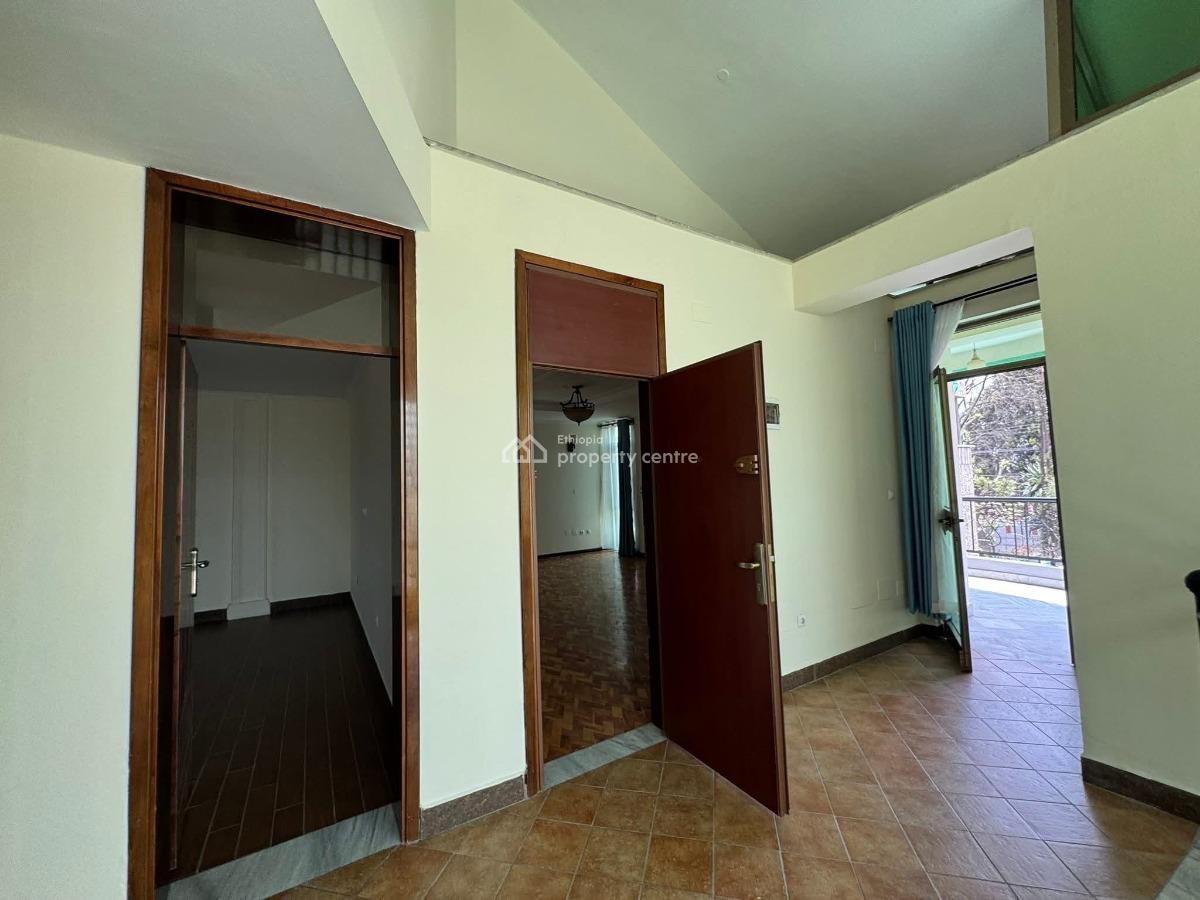 𝐂𝐡𝐚𝐫𝐦𝐢𝐧𝐠 𝐅𝐚𝐦𝐢𝐥𝐲 𝐑𝐞𝐬𝐢𝐝𝐞𝐧𝐜𝐞  𝐏𝐢𝐲𝐚𝐬𝐚  𝐂𝐞, Piyasa Semen Hotel Area, Arada, Addis Ababa, Terraced Duplex for Rent