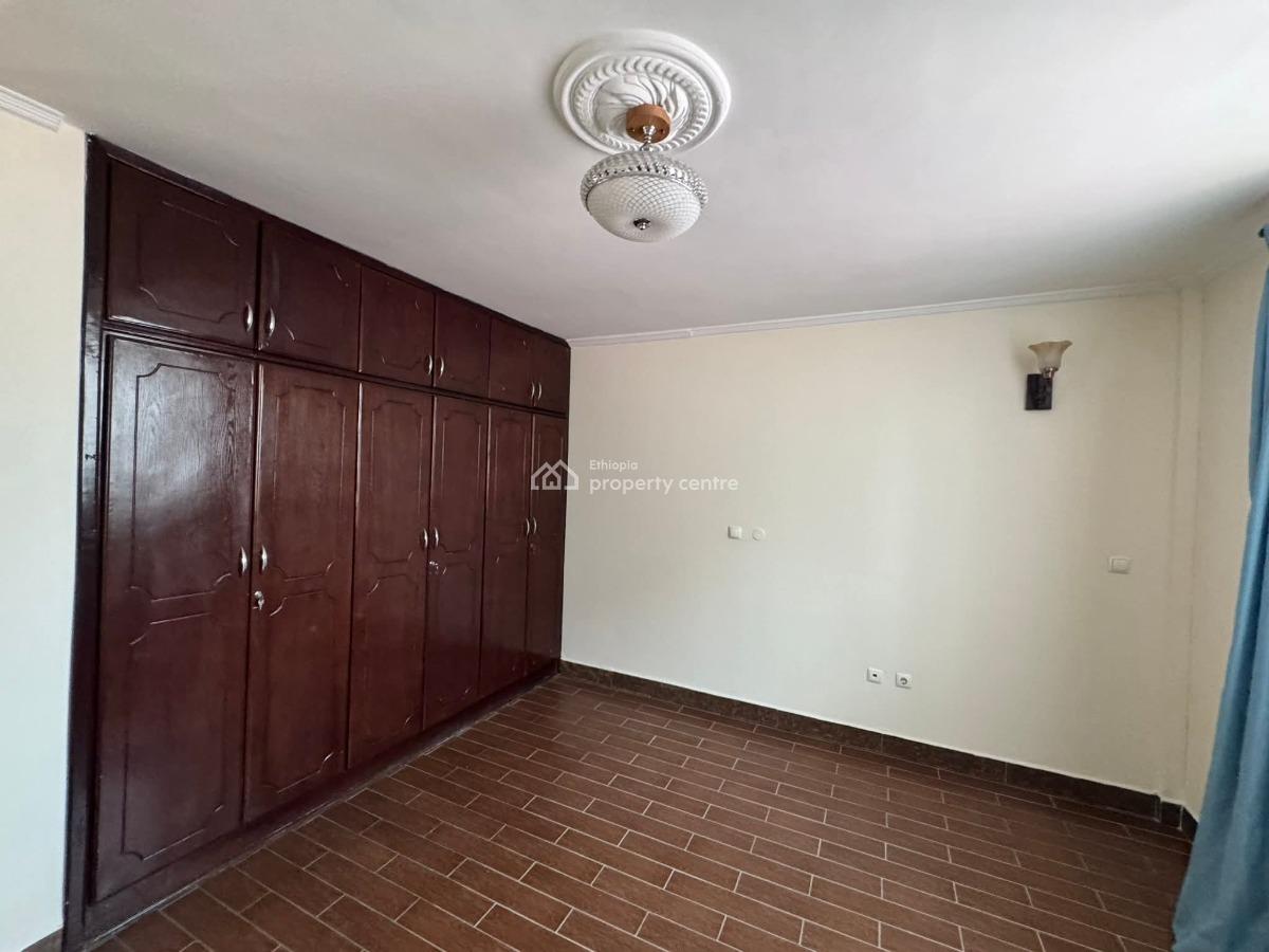 𝐂𝐡𝐚𝐫𝐦𝐢𝐧𝐠 𝐅𝐚𝐦𝐢𝐥𝐲 𝐑𝐞𝐬𝐢𝐝𝐞𝐧𝐜𝐞  𝐏𝐢𝐲𝐚𝐬𝐚  𝐂𝐞, Piyasa Semen Hotel Area, Arada, Addis Ababa, Terraced Duplex for Rent