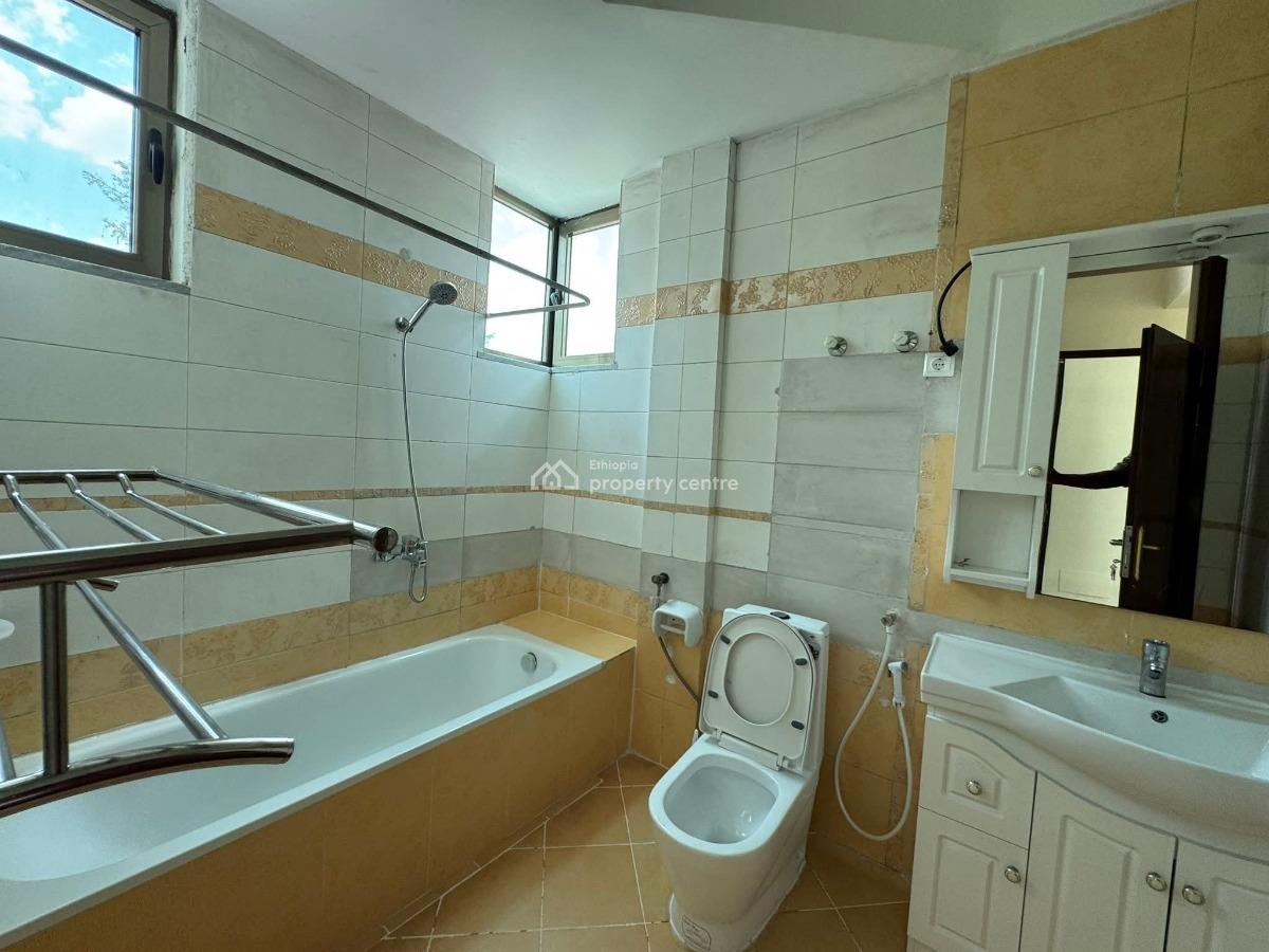 𝐂𝐡𝐚𝐫𝐦𝐢𝐧𝐠 𝐅𝐚𝐦𝐢𝐥𝐲 𝐑𝐞𝐬𝐢𝐝𝐞𝐧𝐜𝐞  𝐏𝐢𝐲𝐚𝐬𝐚  𝐂𝐞, Piyasa Semen Hotel Area, Arada, Addis Ababa, Terraced Duplex for Rent