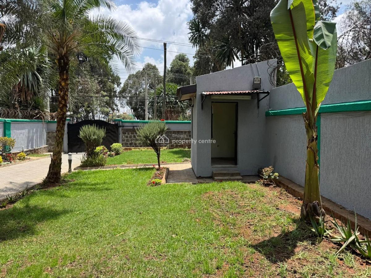 𝐂𝐡𝐚𝐫𝐦𝐢𝐧𝐠 𝐅𝐚𝐦𝐢𝐥𝐲 𝐑𝐞𝐬𝐢𝐝𝐞𝐧𝐜𝐞  𝐏𝐢𝐲𝐚𝐬𝐚  𝐂𝐞, Piyasa Semen Hotel Area, Arada, Addis Ababa, Terraced Duplex for Rent