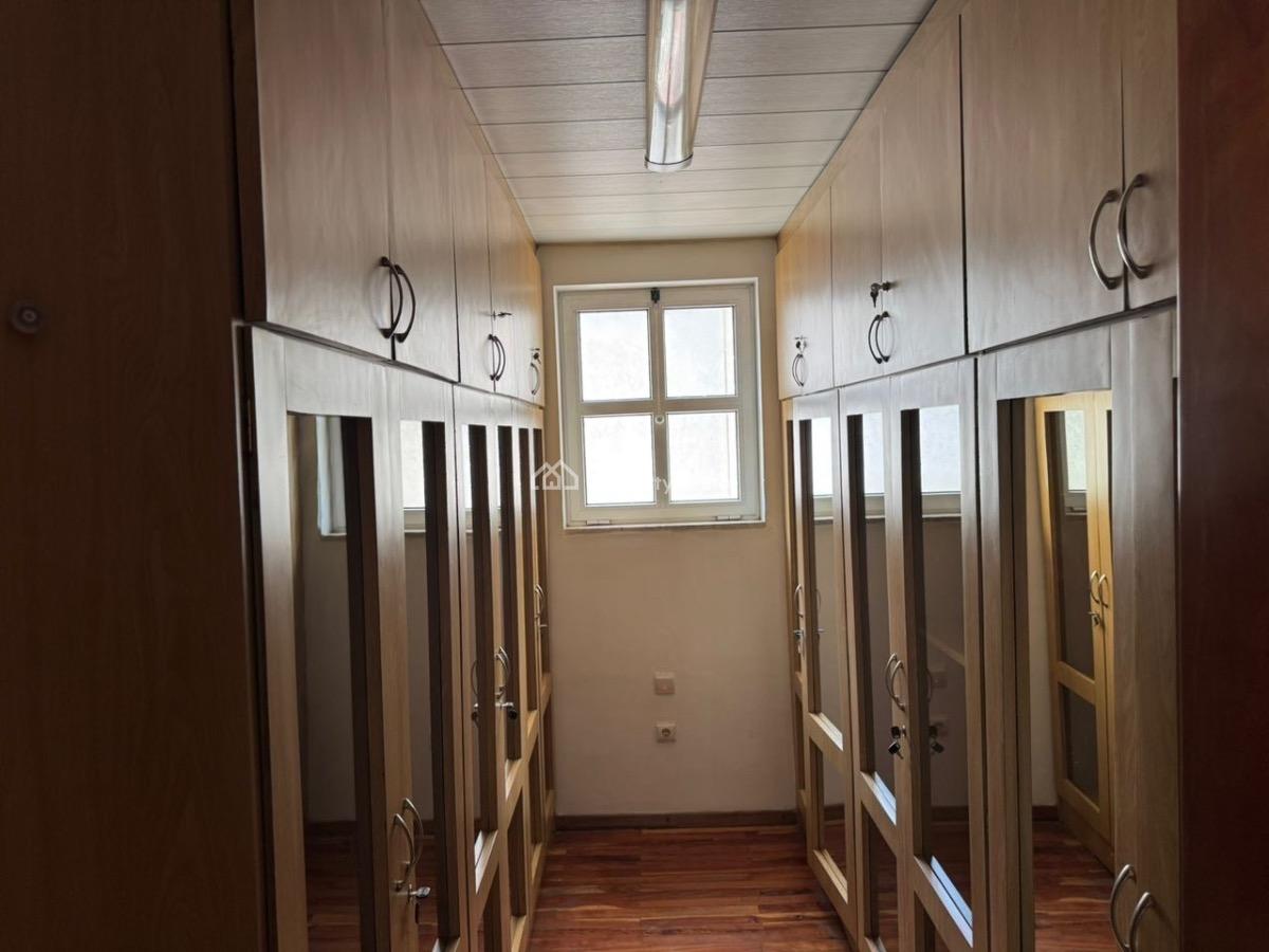 𝐃𝐢𝐬𝐭𝐢𝐧𝐠𝐮𝐢𝐬𝐡𝐞𝐝 𝐀𝐦𝐛𝐚𝐬𝐬𝐚𝐝𝐨𝐫𝐢𝐚𝐥 𝐑𝐞𝐬𝐢𝐝𝐞𝐧𝐜, Bole, Bole, Addis Ababa, Terraced Duplex for Rent